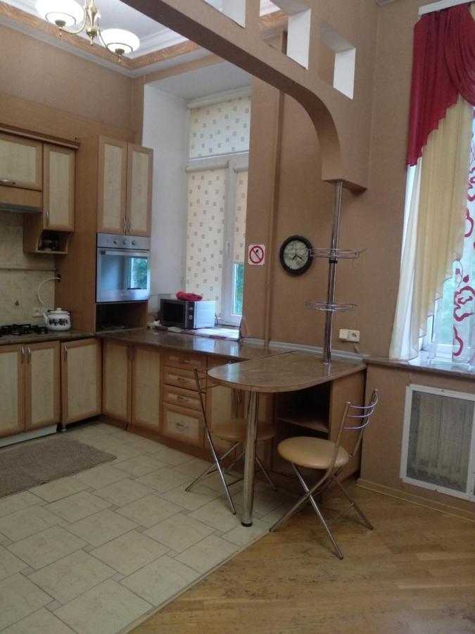 Центр, Євгена Коновальця, 3 Apartment Lutsk Exterior photo
